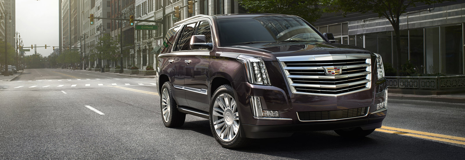 The 2015 Cadillac Escalade Platinum elevates luxury to new heights, with exquisite exterior detailing, additional Cut & Sewn interior materials and enhanced equipment.