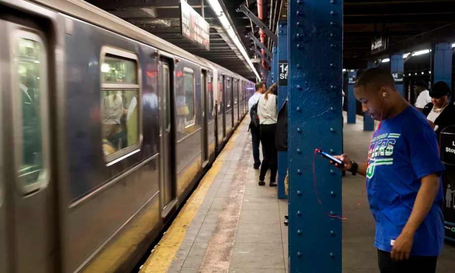 Facebook relooks at pre-roll